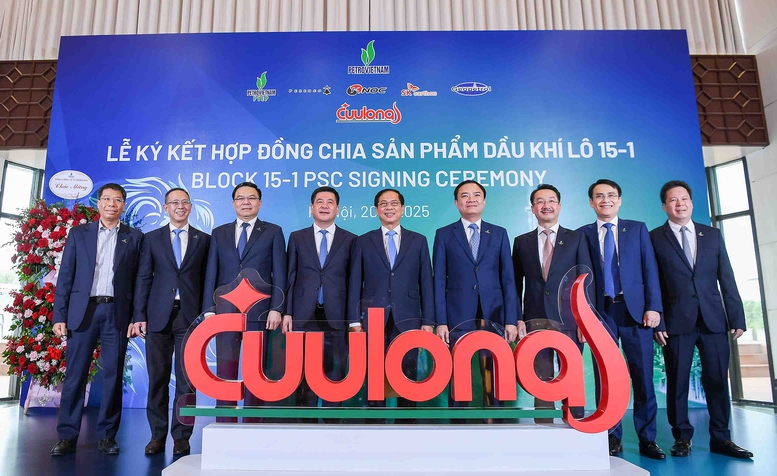 Phó Thủ tướng Bùi Thanh Sơn và các đại biểu tại lễ ký kết - Ảnh: VGP/Hải Minh Phó Thủ tướng Bùi Thanh Sơn và các đại biểu tại lễ ký kết - Ảnh: VGP/Hải Minh
