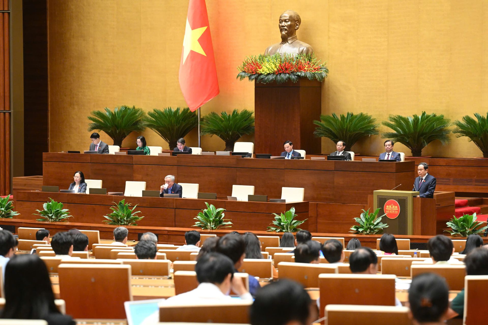 Chủ tịch Quốc hội phát biểu kết thúc 1,5 ngày chất vấn và trả lời chất vấn. Chủ tịch Quốc hội phát biểu kết thúc 1,5 ngày chất vấn và trả lời chất vấn.