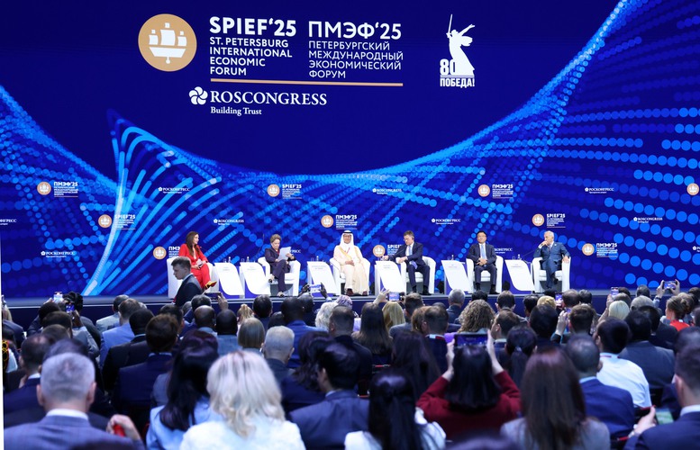 Diễn đàn năm nay diễn ra hơn 150 phiên thảo luận, triển lãm, các hoạt động đối thoại chính sách, thu hút 20.000 đại biểu tham dự trực tiếp và trực tuyến, trong đó có nhiều lãnh đạo cấp cao các nước trong và ngoài khu vực - Ảnh: VGP/Đức Tuân