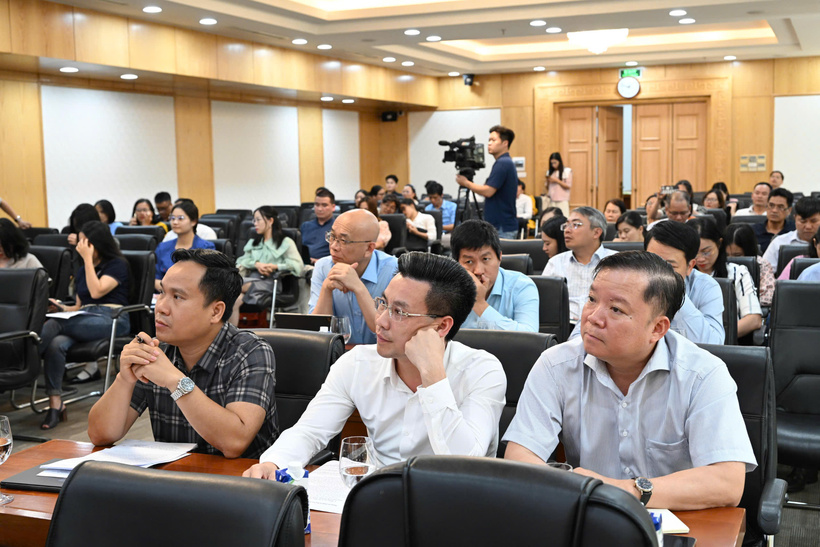 Tham dự họp báo có đại diện lãnh đạo các đơn vị cùng đông đảo các cơ quan báo chí trong nước. Ảnh báo Công Thương.