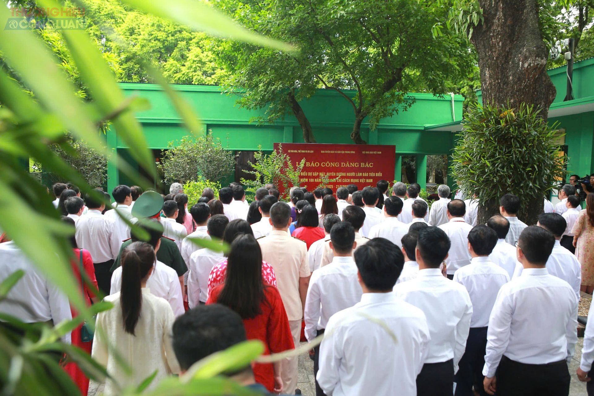 Trong đó có 7 người là người dân tộc thiểu số như Thái, Cơ Tu, Khmer, Mường, Tày, Nùng (chiếm 4,6%); có 45 đại biểu nữ (chiếm 30%), có 6 đại biểu trẻ dưới 35 tuổi (chiếm 4%). Nhà báo lớn tuổi nhất là nhà báo Phan Quang, nguyên Tổng Giám đốc Đài Tiếng nói Việt Nam, nguyên Chủ tịch Hội Nhà báo Việt Nam sinh năm 1928; có 4 nhà báo trẻ tuổi nhất sinh năm 1993.