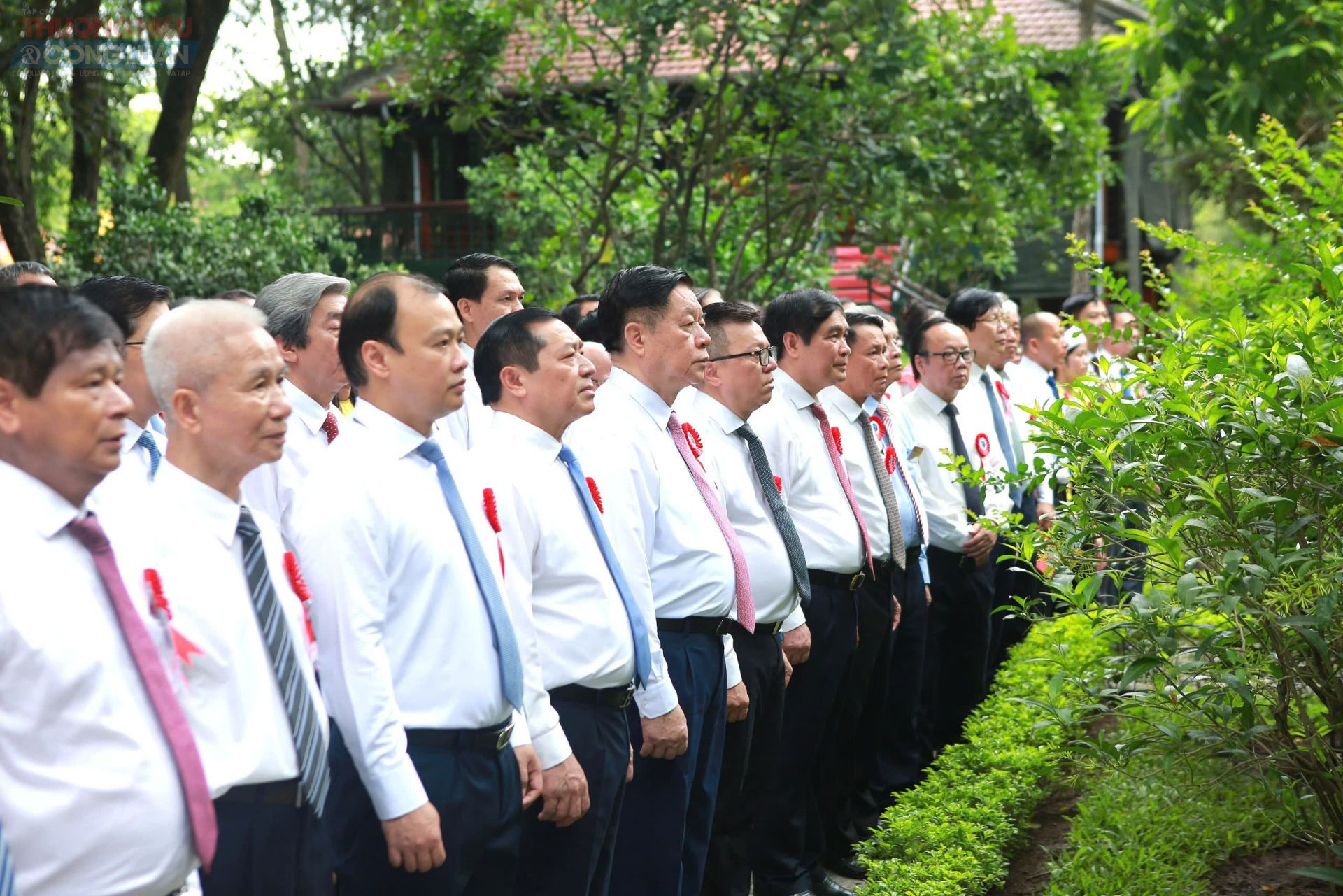 “150 nhà báo có mặt hôm nay tại Lễ báo công là những gương mặt tiêu biểu cho thế hệ người làm báo cách mạng hôm nay - tâm huyết, sáng tạo, cống hiến vì sự nghiệp cách mạng vẻ vang.” - ông Lê Quốc Minh nói.