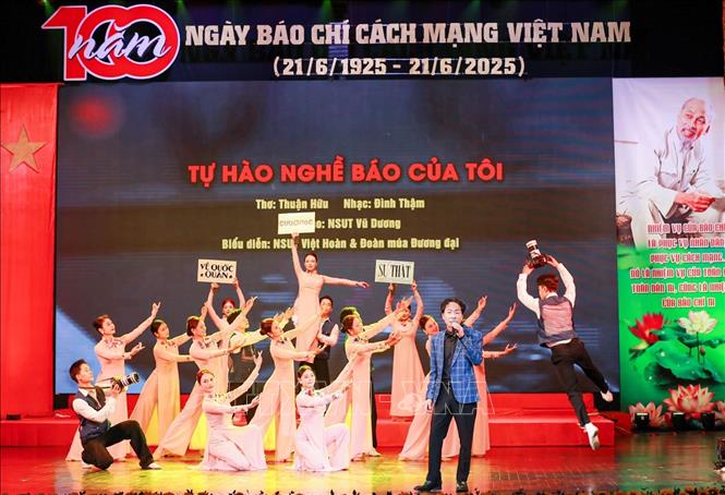 Ấn tượng chương trình nghệ thuật đặc biệt kỷ niệm 100 năm Ngày Báo chí Cách mạng Việt Nam