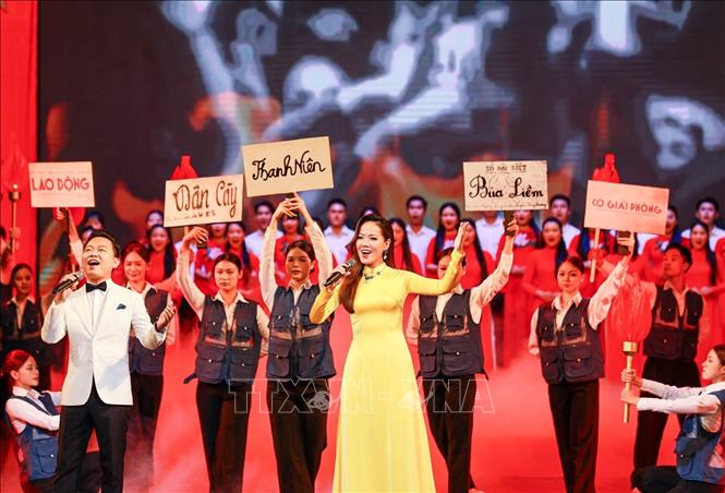 Một tiết mục nghệ thuật tại Chương trình. Ảnh: Khánh Hoà/TTXVN Một tiết mục nghệ thuật tại Chương trình. Ảnh: Khánh Hoà/TTXVN