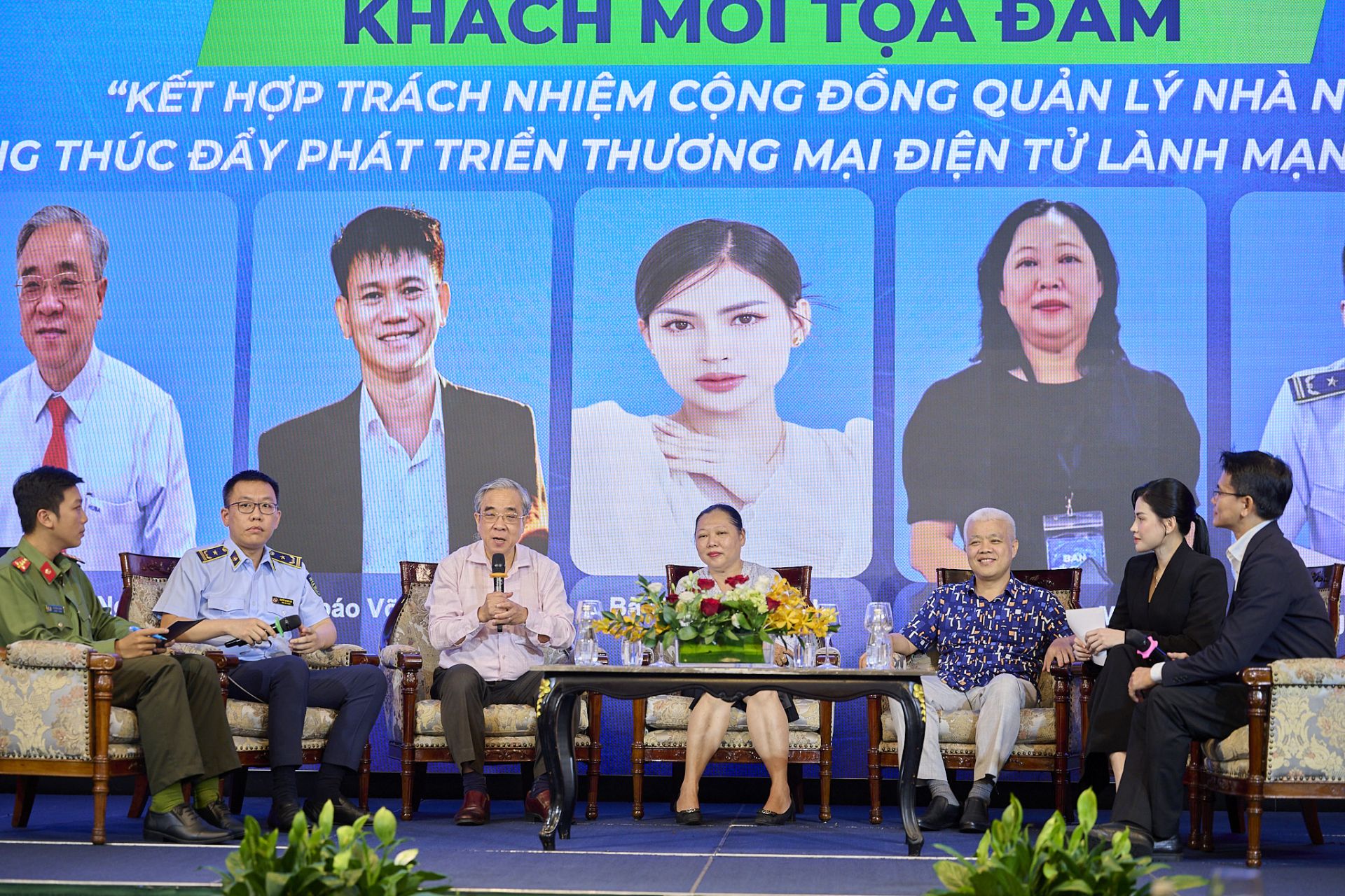 Nhiều khách mời trong phần tọa đàm bày tỏ sự lo lắng với những ảnh hưởng từ hàng giả, kém chất lượng Nhiều khách mời trong phần tọa đàm bày tỏ sự lo lắng với những ảnh hưởng từ hàng giả, kém chất lượng