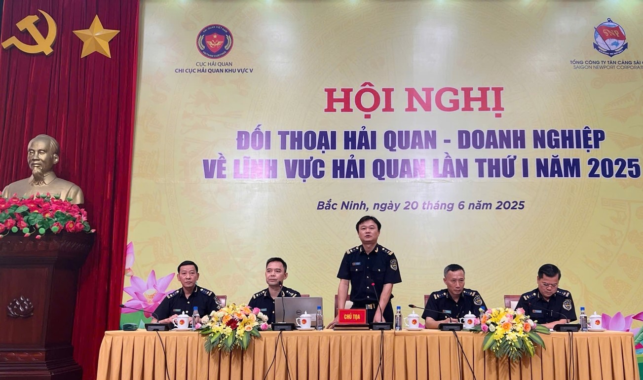 Chi cục Hải quan khu vực V đối thoại với 200 doanh nghiệp