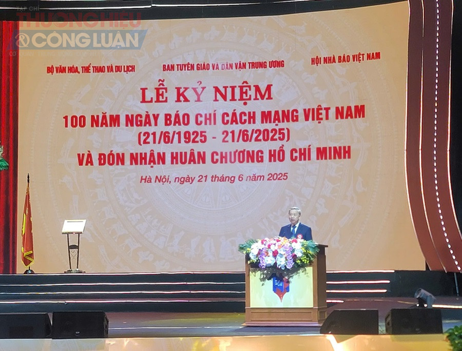 Tổng Bí thư Tô Lâm phát biểu tại Lễ kỷ niệm 100 năm Ngày Báo chí cách mạng Việt Nam (Ảnh: Ngọc Linh) Tổng Bí thư Tô Lâm phát biểu tại Lễ kỷ niệm 100 năm Ngày Báo chí cách mạng Việt Nam (Ảnh: Ngọc Linh)