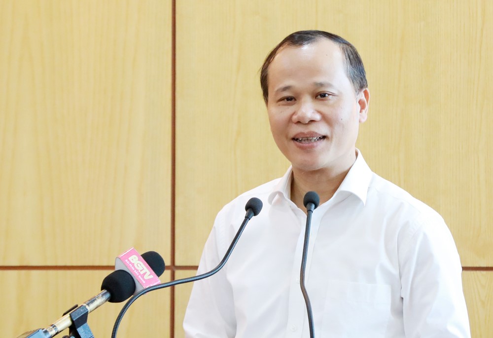 Đồng chí Mai Sơn, Phó Chủ tịch Thường trực UBND tỉnh Bắc Giang phát biểu kết luận hội nghị.