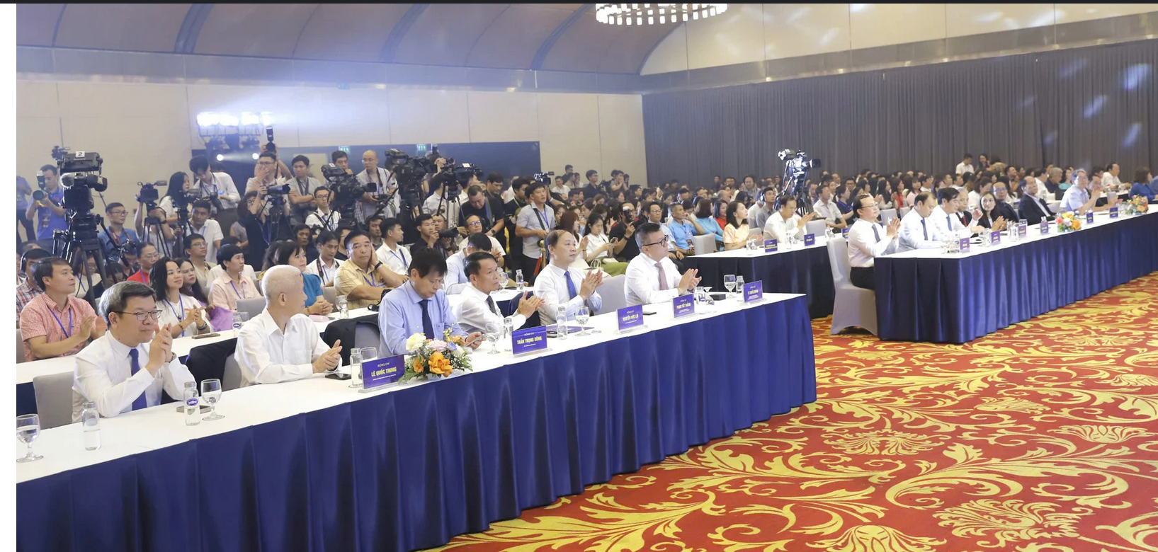 Toàn cảnh Lễ bế mạc Hội Báo toàn quốc năm 2025 tại Trung tâm Hội nghị quốc gia (Hà Nội).