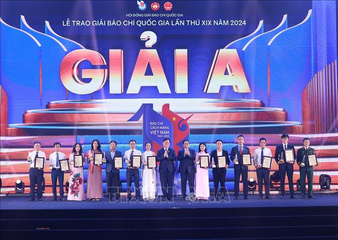 Lễ trao Giải Báo chí Quốc gia lần thứ 19 - năm 2024: Thủ tướng dự và trao giải A cho các tác giả đoạt giải