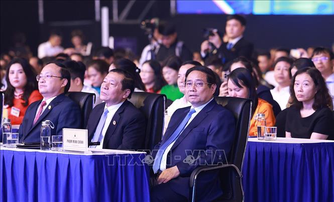 Thủ tướng Phạm Minh Chính và các đại biểu