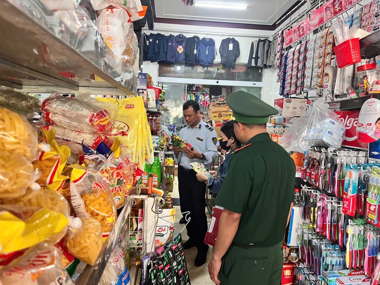 Các lực lượng chức năng miền Trung vào cuộc quyết liệt, triển khai nhiều giải pháp kiểm tra, kiểm soát thị trường - Ảnh: VGP/MT