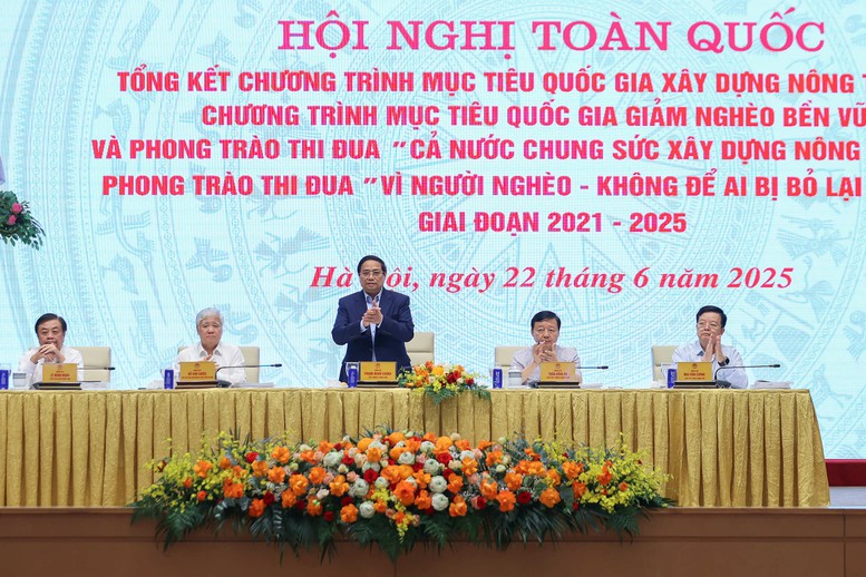 Hội nghị toàn quốc tổng kết 2 chương trình MTQG và 2 phong trào thi đua về xây dựng NTM, giảm nghèo bền vững