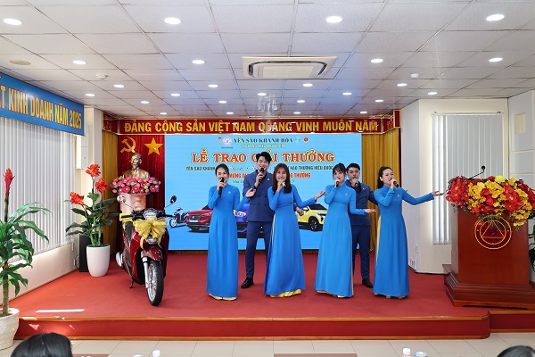 Văn nghệ chào mừng