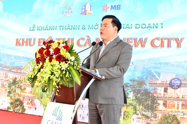 Đại diện Tổng thầu CTCP Đầu tư Xây dựng Minh An phát biểu cam kết về chất lượng công trình