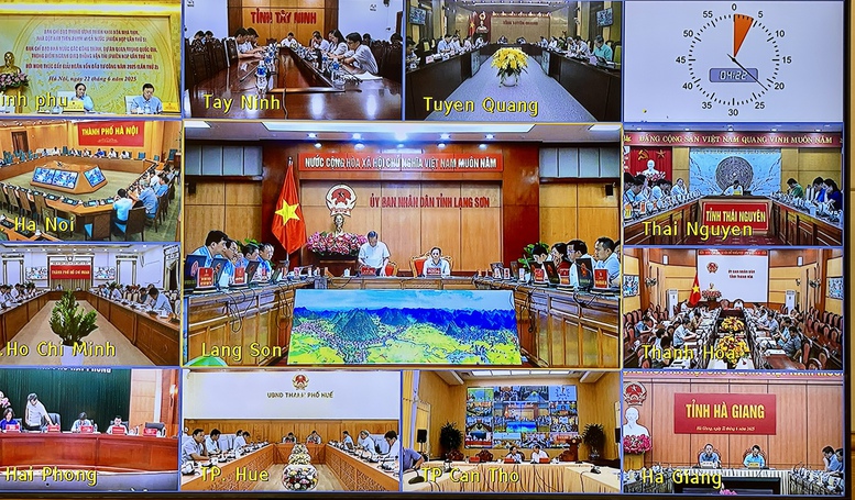 Lãnh đạo tỉnh Lạng Sơn báo cáo tại phiên họp - Ảnh: VGP/Nhật Bắc Lãnh đạo tỉnh Lạng Sơn báo cáo tại phiên họp - Ảnh: VGP/Nhật Bắc