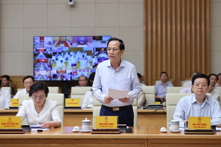 Bộ trưởng Bộ Dân tộc và Tôn giáo Đào Ngọc Dung báo cáo kết quả thực hiện công tác xóa nhà tạm, nhà dột nát trên phạm vi cả nước kể từ sau phiên họp thứ tư của Ban Chỉ đạo Trung ương - Ảnh; VGP/Nhật Bắc Bộ trưởng Bộ Dân tộc và Tôn giáo Đào Ngọc Dung báo cáo kết quả thực hiện công tác xóa nhà tạm, nhà dột nát trên phạm vi cả nước kể từ sau phiên họp thứ tư của Ban Chỉ đạo Trung ương - Ảnh; VGP/Nhật Bắc