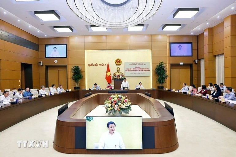 Đại biểu Quốc hội trẻ góp ý dự thảo Văn kiện Đại hội Đảng lần thứ XIV