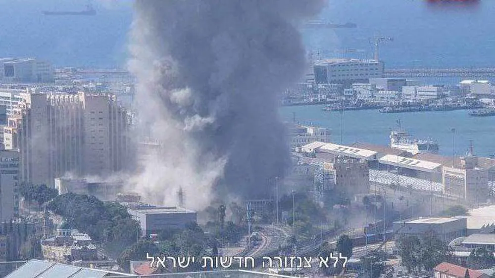 Israel hứng mưa tên lửa đạn đạo, Iran cảnh báo nóng về lệnh ngừng bắn