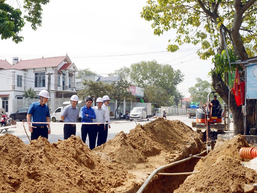 Lãnh đạo Công ty kiểm tra hiện trường tiến độ thi công dự án