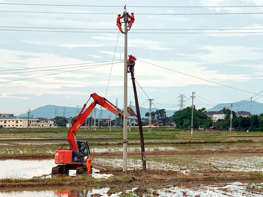 Với việc chuẩn bị đầy đủ các thiết bị, vật tư dự phòng chất lượng, lực lượng nhân công tinh nhuệ, Công ty Điện lực Thanh Hóa hoàn toàn làm chủ các tình huống sự cố do thiên tai gây ra, qua đó công tác khắc phục diễn ra nhanh chóng, đảm bảo cấp điện an toàn, ổn định đến với khách hàng