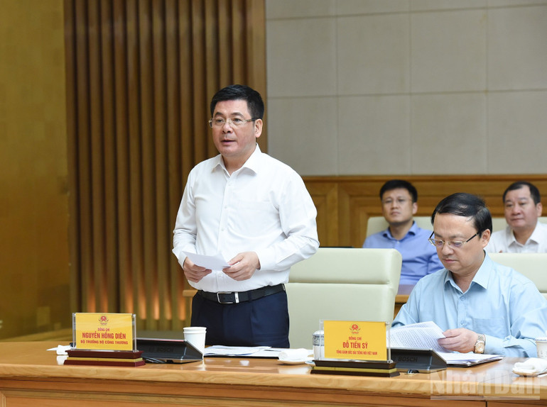 Bộ trưởng Công thương Nguyễn Hồng Diên phát biểu tại Hội nghị. (Ảnh: TRẦN HẢI)