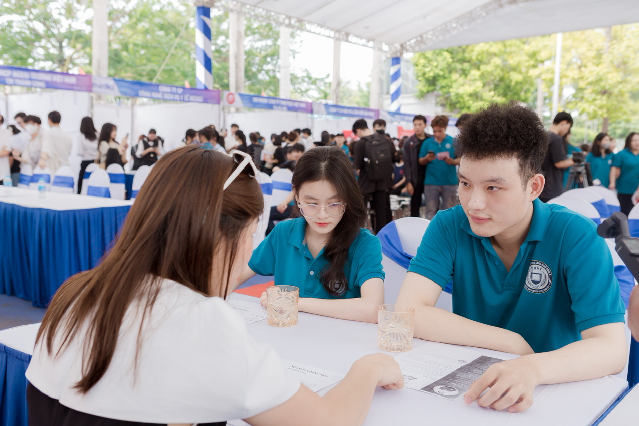 Trường Đại học Công nghệ Đông Á vẫn xét tuyển tổ hợp khối C cho nhiều ngành đào tạo năm 2025