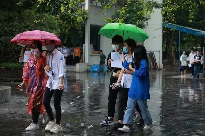 Bộ GD&ĐT chỉ đạo 'nóng', các địa phương chủ động ứng phó thiên tai cho kỳ thi tốt nghiệp THPT 2025