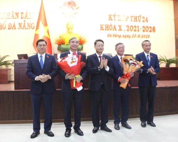 Chủ tịch UBND thành phố Đà Nẵng Lê Trung Chinh nghỉ hưu trước tuổi