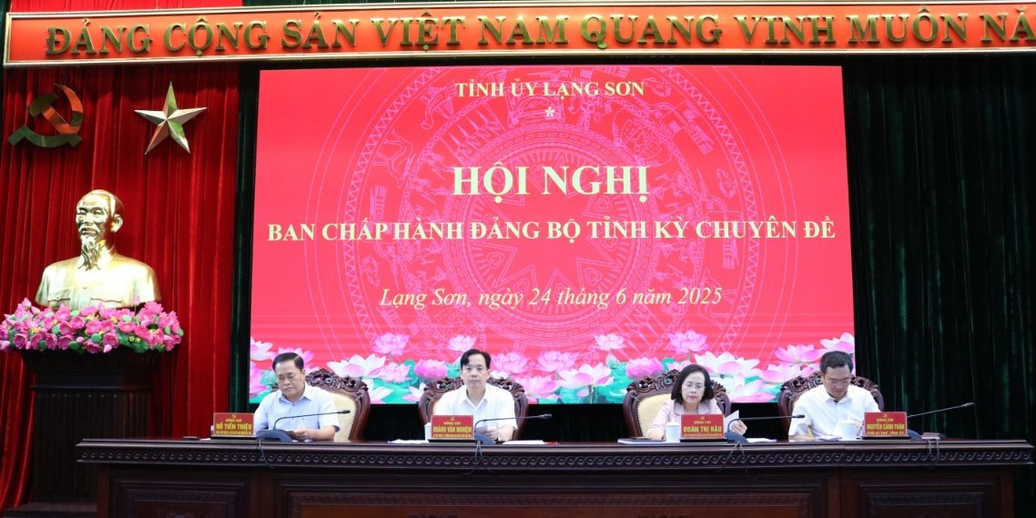 Các đồng chí Thường trực Tỉnh ủy Lạng Sơn đồng chủ trì hội nghị Các đồng chí Thường trực Tỉnh ủy Lạng Sơn đồng chủ trì hội nghị