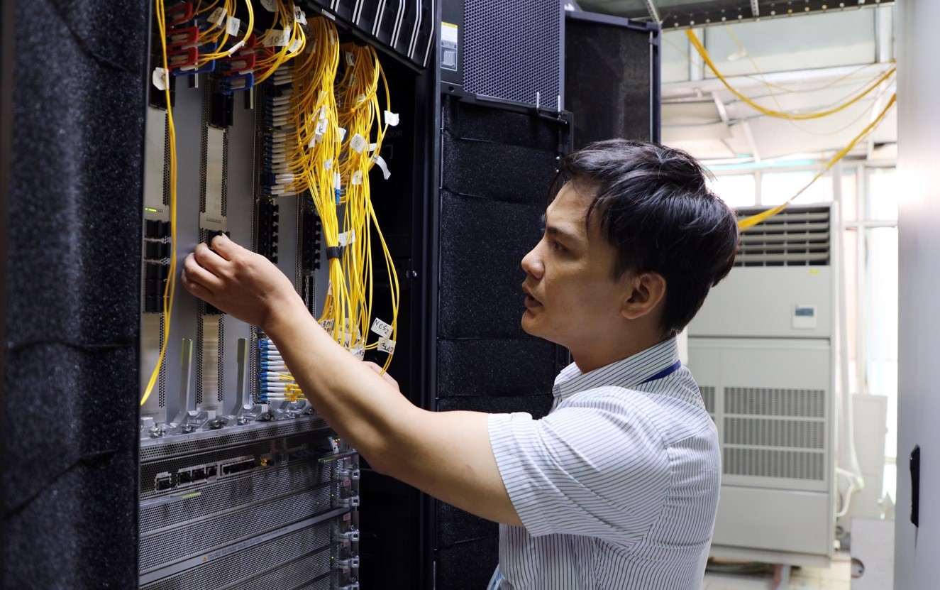 Các sở ban, ngành, địa phương tuân thủ các quy trình vận hành, khai thác, sử dụng các hệ thống thông tin, hệ thống mạng của cơ quan, đơn vị.