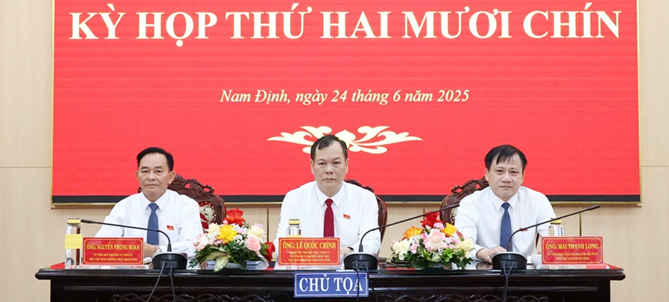 Các đồng chí chủ trì cuộc họp