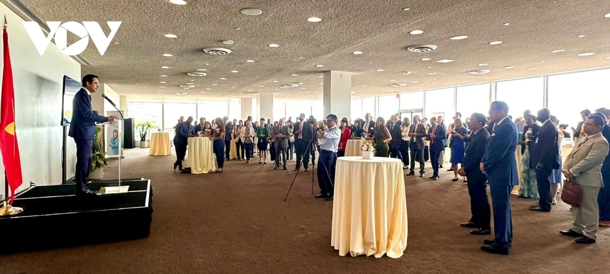 Toàn cảnh buổi tiếp tân đối ngoại.