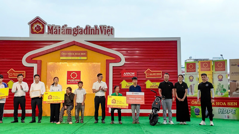 YADEA Việt Nam tiếp sức đến trường cho trẻ em khó khăn qua chương trình Mái ấm gia đình Việt
