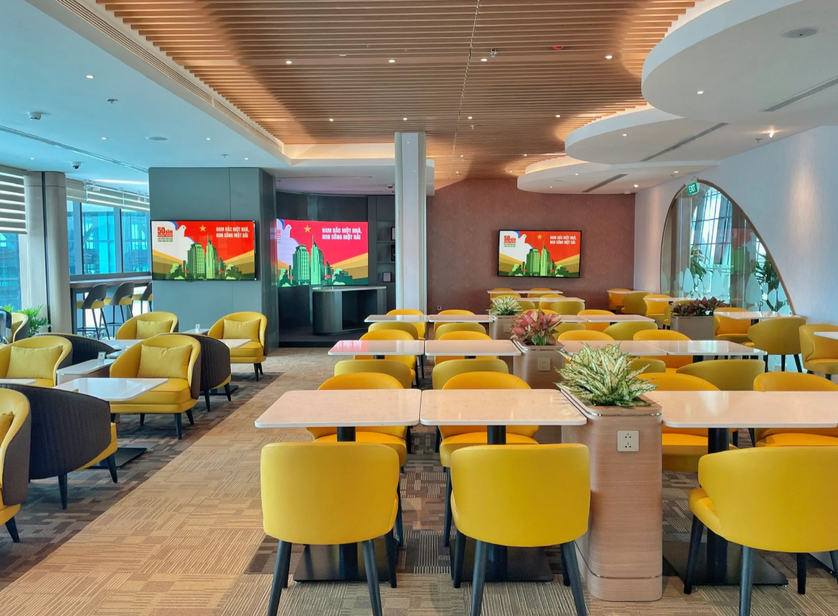 Quý khách hàng sẽ được tận hưởng những đặc quyền dịch vụ cao cấp mang đến những khoảnh khắc trải nghiệm thư giãn tại phòng chờ Vietcombank Priority