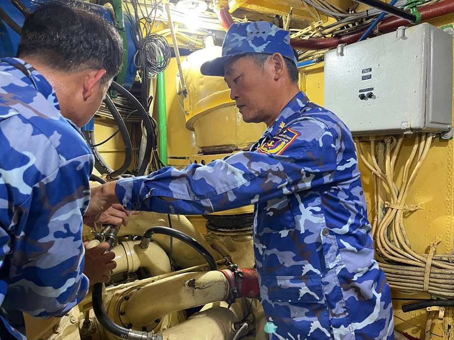 Người lính 35 năm gắn bó với con tàu Cảnh sát biển