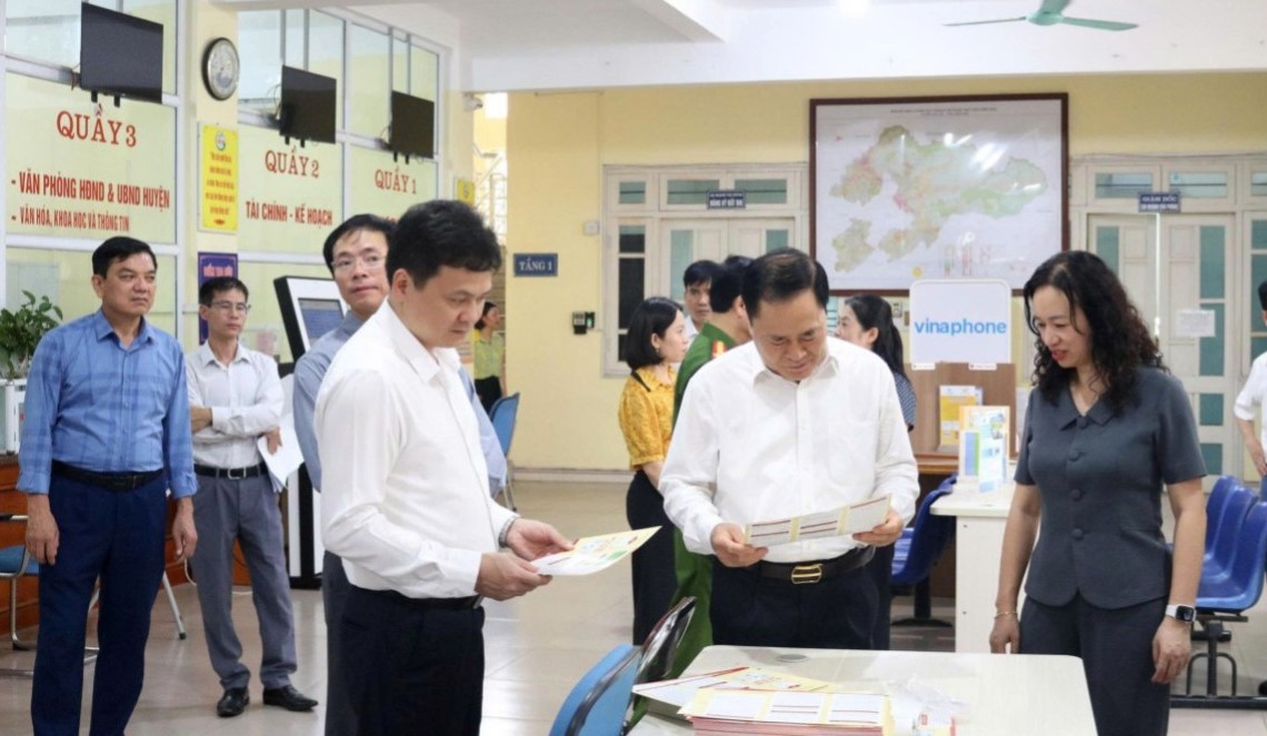 Đồng chí Hồ Tiến Thiệu, Phó Bí thư Tỉnh ủy, Chủ tịch UBND tỉnh kiểm tra thực tế cơ sở vật chất tại bộ phận Đồng chí Hồ Tiến Thiệu, Phó Bí thư Tỉnh ủy, Chủ tịch UBND tỉnh kiểm tra thực tế cơ sở vật chất tại bộ phận