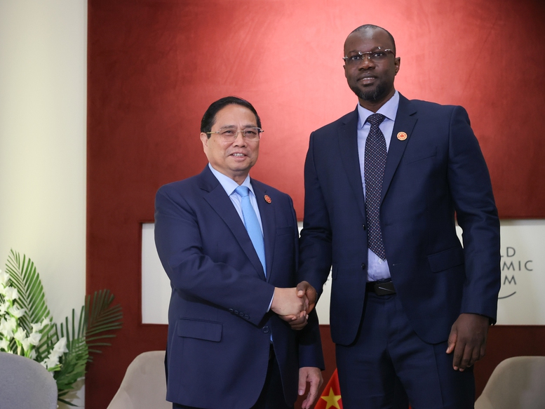Thủ tướng Phạm Minh Chính và Thủ tướng Senegal Ousmane Songko - Ảnh: VGP/Nhật Bắc