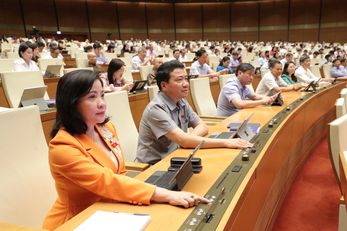 Đại biểu bấm nút thông qua Luật Thanh tra sửa đổi. Ảnh quochoi.vn. Đại biểu bấm nút thông qua Luật Thanh tra sửa đổi. Ảnh quochoi.vn.