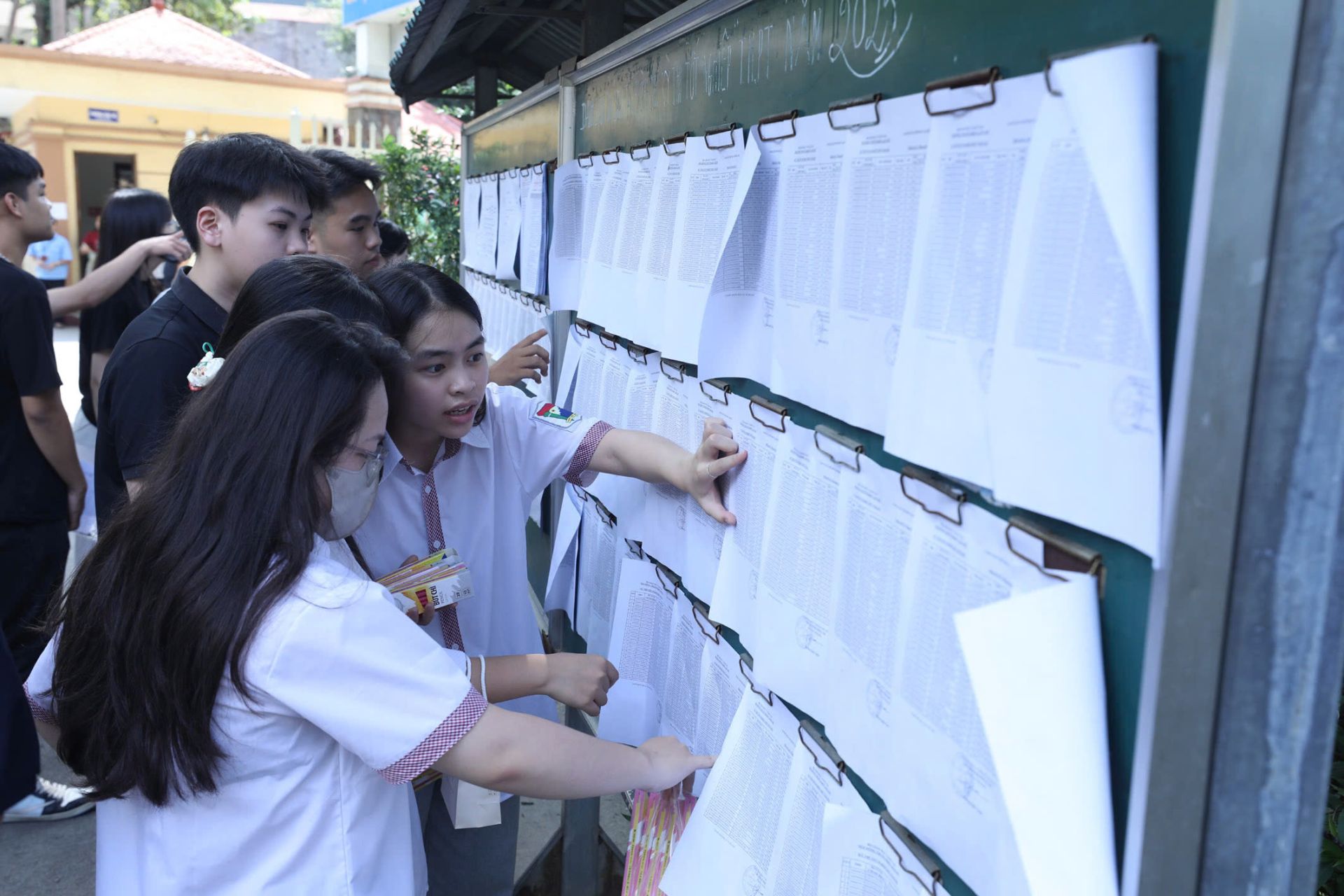 Lạng Sơn: Gần 10.000 thí sinh làm thủ tục dự thi Kỳ thi tốt nghiệp trung học phổ thông năm 2025