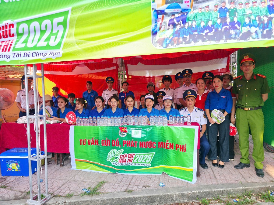 Tuổi trẻ và phụ nữ Hải đội 102 “Tiếp sức mùa thi” năm 2025