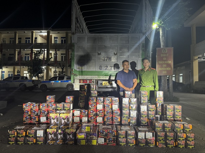 Đối tượng Thắng cùng tang vật vi phạm thu được