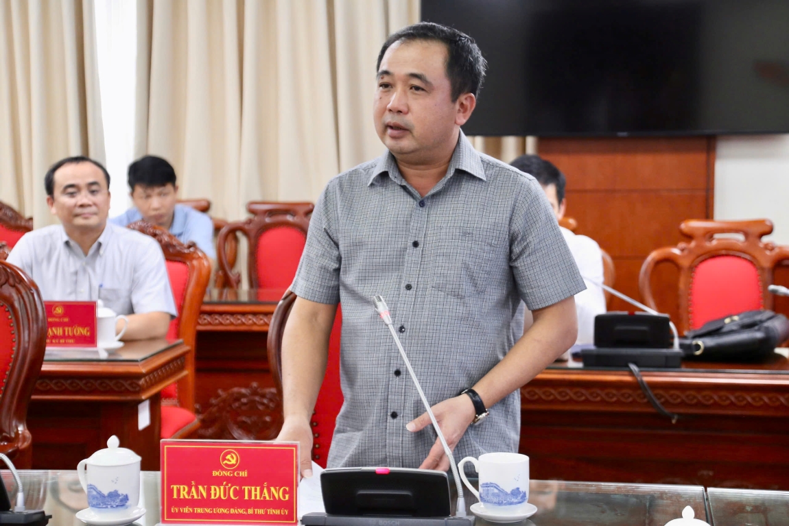 Đồng chí Trần Đức Thắng - Ủy viên BCH Trung ương Đảng, Bí thư Tỉnh ủy Hải Dương phát biểu tại chương trình