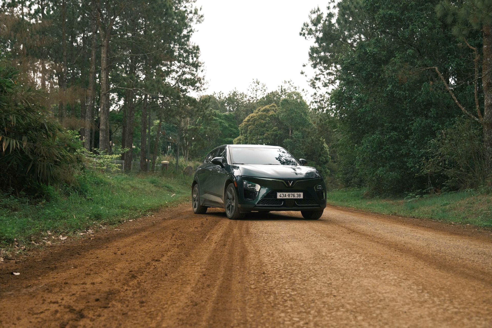 Chủ xe 9x đánh giá VinFast VF 7: “Chiếc xe như một người bạn thân”