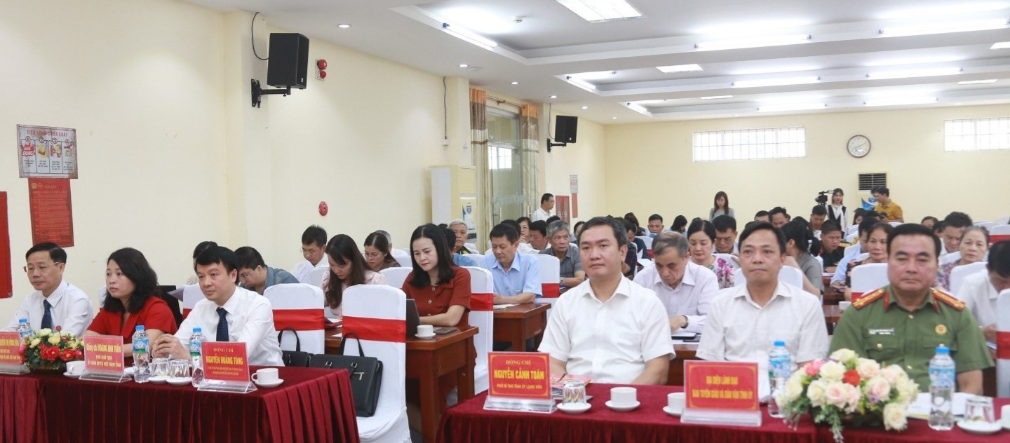 Các đại biểu tham dự hội nghị