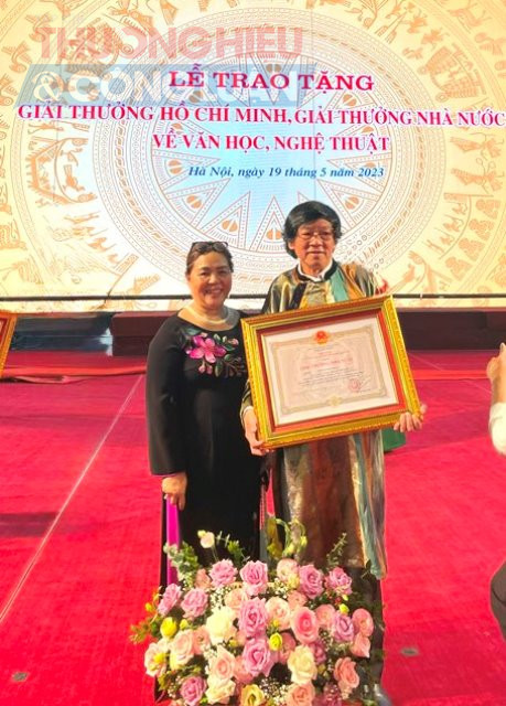 Nhạc sĩ Nguyễn Duy Khoái được trao tặng Giải thưởng Nhà nước về Văn học, nghệ thuật năm 2022 Nhạc sĩ Nguyễn Duy Khoái được trao tặng Giải thưởng Nhà nước về Văn học, nghệ thuật năm 2022