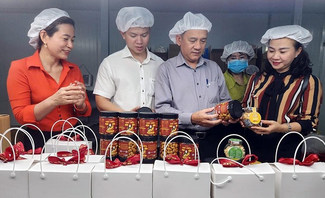 Tỉnh Đồng Nai có 4 sản phẩm OCOP 5 sao. Trong ảnh: Các sản phẩm của Công ty TNHH xuất nhập khẩu Nga Biên. Ảnh: DN Tỉnh Đồng Nai có 4 sản phẩm OCOP 5 sao. Trong ảnh: Các sản phẩm của Công ty TNHH xuất nhập khẩu Nga Biên. Ảnh: DN