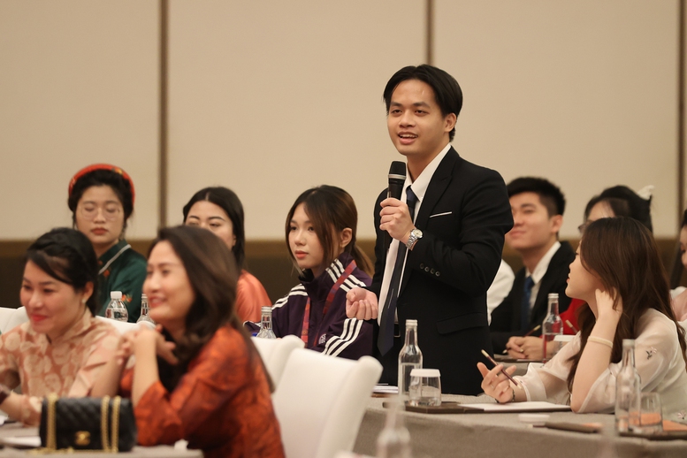 Đại diện lưu học sinh phát biểu - Ảnh: VGP/Nhật Bắc