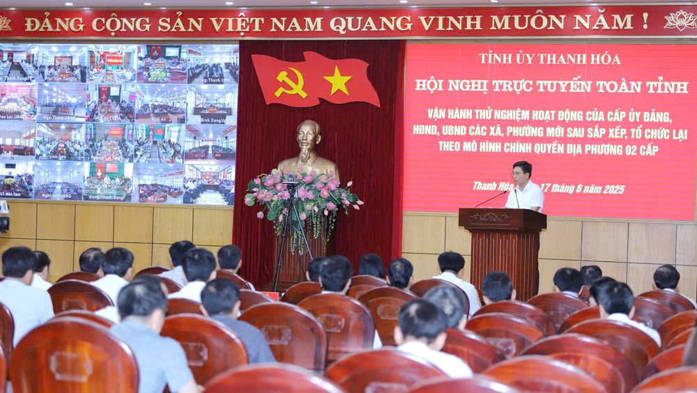 Tỉnh ủy Thanh Hóa tổ chức Hội nghị trực tuyến triển khai vận hành thử nghiệm hoạt động chính quyền địa phương 2 cấp. Tỉnh ủy Thanh Hóa tổ chức Hội nghị trực tuyến triển khai vận hành thử nghiệm hoạt động chính quyền địa phương 2 cấp.