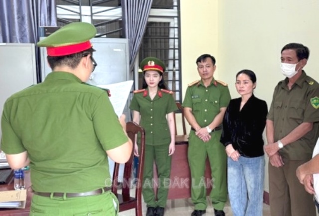 Cơ quan CSĐT Công an tỉnh Đắk Lắk khởi tố, bắt tạm giam bà Nguyễn Thị Hợi. Ảnh: Công an cung cấp Cơ quan CSĐT Công an tỉnh Đắk Lắk khởi tố, bắt tạm giam bà Nguyễn Thị Hợi. Ảnh: Công an cung cấp